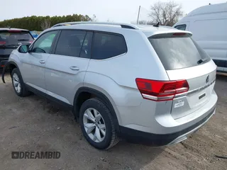 2018 Volkswagen Atlas SE with VIN 1V2KR2CA6JC560411, listed as a IAAI auction lot 41887472 with 168,155 mi miles and . Bid and sale history available at DreamBid. Image 3.