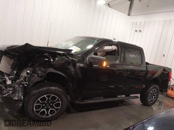 2023 Ford F-150 XL с VIN 1FTEW1EP1PKG06986, выставлен на аукционе IAAI как лот 41710895 с пробегом 9 175 миль миль и . История ставок и продаж доступна на DreamBid. Изображение 15.