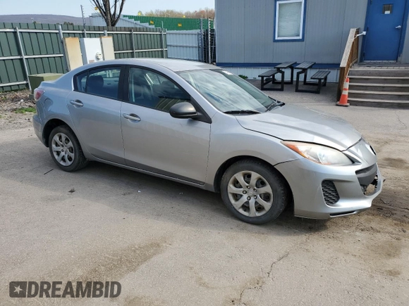 2013 Mazda Mazda3 i Sport with VIN JM1BL1UP6D1794595, listed as a Copart auction lot 54396095 with 140,595 mi miles and Salvage Title. Bid and sale history available at carsss.com. Image 4.