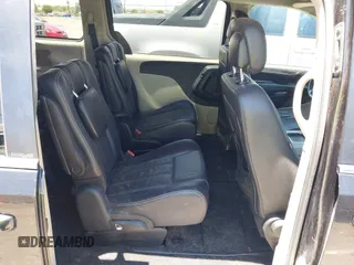 2012 Chrysler Town & Country Touring z VIN 2C4RC1BGXCR313730, wystawiony jako IAAI lot #42431498 z przebiegiem 139 945 mil mil oraz . Historia ofert i sprzedaży dostępna na DreamBid. Obrazek 8.