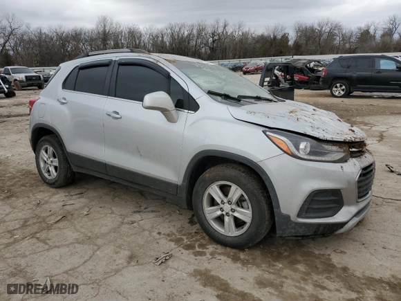 2019 Chevrolet Trax LT with VIN 3GNCJLSBXKL266729, listed as a Copart auction lot 44404515 with 105,935 mi miles and Salvage Title. Bid and sale history available at carsss.com. Image 4.