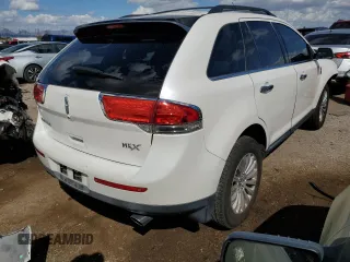 2012 Lincoln MKX with VIN 2LMDJ6JK1CBL02563, listed as a Copart auction lot 71600634 with 177,795 mi miles and Salvage Title. Bid and sale history available at carsss.com. Image 3.