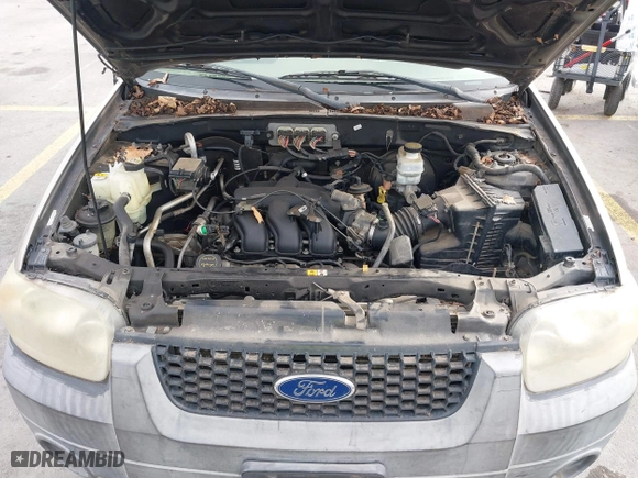 2007 Ford Escape XLT with VIN 1FMYU03157KB25095, listed as a IAAI auction lot 41501314 with 131,738 mi miles. Bid and sale history available at carsss.com. Image 10.