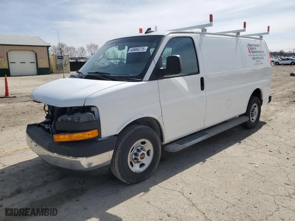 2022 GMC Savana Cargo Van with VIN 1GTW7AFP4N1147665, listed as a Copart auction lot 54802085 with 42,261 mi miles and Salvage Title. Bid and sale history available at carsss.com. Image 1.