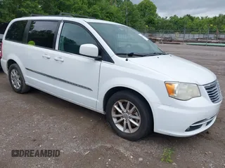 2014 Chrysler Town & Country Touring z VIN 2C4RC1BG4ER217613, wystawiony jako IAAI lot #42356408 z przebiegiem 218 906 mil mil oraz . Historia ofert i sprzedaży dostępna na DreamBid. Obrazek 1.