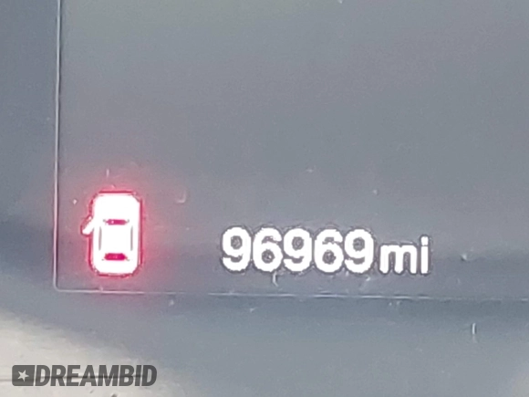 2018 Jeep Compass Altitude with VIN 3C4NJDBB3JT316425, listed as a IAAI auction lot 41923797 with 96,969 mi miles and . Bid and sale history available at carsss.com. Image 16.