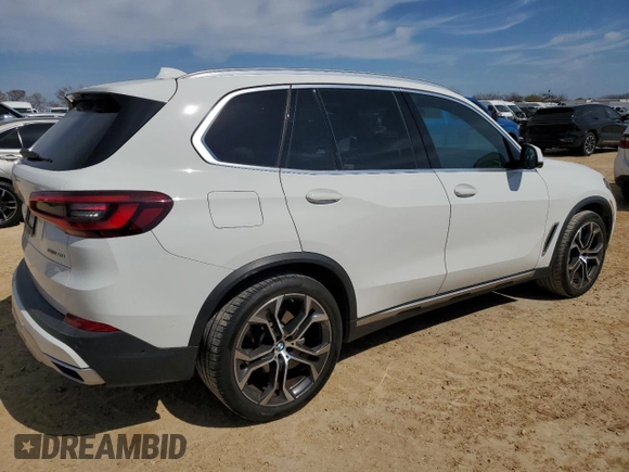 2022 BMW X5 sDrive40i with VIN 5UXCR4C0XN9K57058, listed as a Copart auction lot 46687245 with 9,347 mi miles and Salvage Title. Bid and sale history available at carsss.com. Image 3.