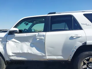 2018 Toyota 4Runner SR5 with VIN JTEBU5JR3J5597331, listed as a IAAI auction lot 41506914 with 86,011 mi miles. Bid and sale history available at carsss.com. Image 14.