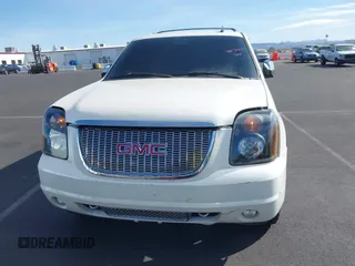 2008 GMC Yukon SLT w/4SB with VIN 1GKFC13JX8R175248, listed as a IAAI auction lot 41913083 with 193,272 mi miles. Bid and sale history available at carsss.com. Image 6.