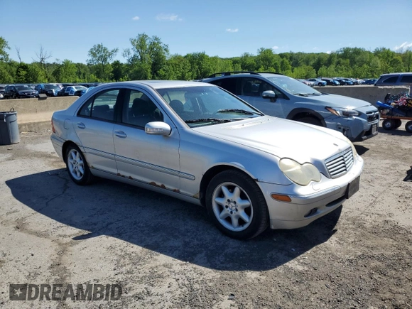 2002 Mercedes-Benz C 230/260/280/320 with VIN WDBRF61J42F284358, listed as a Copart auction lot 57496275 with 215,776 mi miles and Clean title. Bid and sale history available at DreamBid. Image 4.