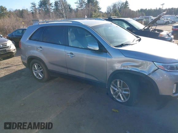 2015 Kia Sorento LX with VIN 5XYKTCA61FG639091, listed as a IAAI auction lot 41093306 with 71,768 mi miles. Bid and sale history available at carsss.com. Image 13.