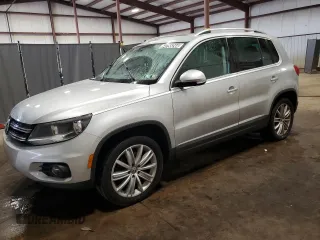 2013 Volkswagen Tiguan SE z VIN WVGBV7AX2DW555593, wystawiony jako Copart lot #64755244 z przebiegiem 115 823 mil mil oraz Czysty tytuł • Clean title. Historia ofert i sprzedaży dostępna na DreamBid. Obrazek 1.