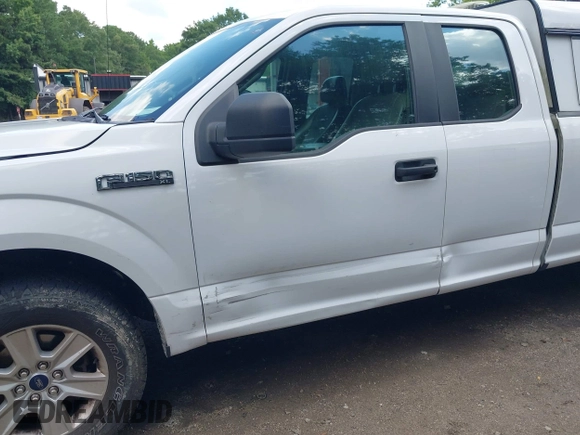 2020 Ford F-150 XL z VIN 1FTFX1C55LKE80693, wystawiony jako IAAI lot #42650150 z przebiegiem 125 739 mil mil oraz . Historia ofert i sprzedaży dostępna na DreamBid. Obrazek 6.