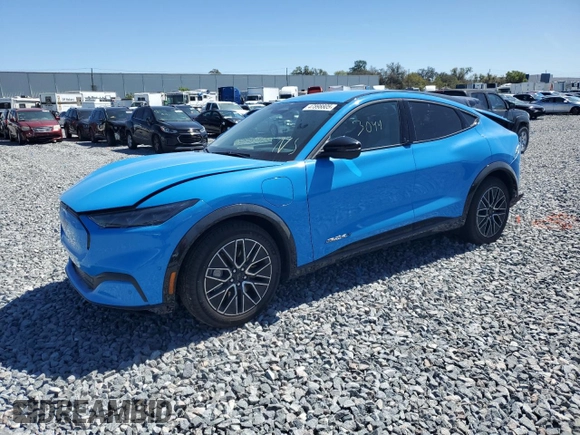 2024 Ford Mustang Mach-E Premium z VIN 3FMTK3R72RMA32365, wystawiony jako Copart lot #47898805 z przebiegiem 3 940 mil mil oraz Szkoda całkowita • Salvage title. Historia ofert i sprzedaży dostępna na DreamBid. Obrazek 1.