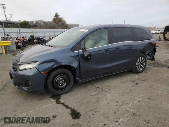 2025 Honda Odyssey EX-L with VIN 5FNRL6H69SB005860, listed as a Copart auction lot 86917704 with 4,582 mi miles and Salvage Title. Bid and sale history available at carsss.com. Image 1.