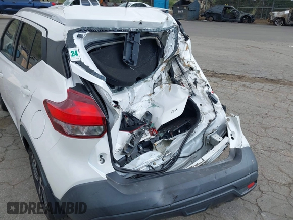 2019 Nissan Kicks S with VIN 3N1CP5CU2KL559112, listed as a IAAI auction lot 41528293 with 97,255 mi miles. Bid and sale history available at carsss.com. Image 6.