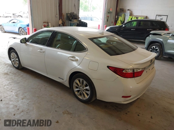 2014 Lexus ES 300h with VIN JTHBW1GG2E2067189, listed as a IAAI auction lot 42404843 with 182,798 mi miles and . Bid and sale history available at DreamBid. Image 3.