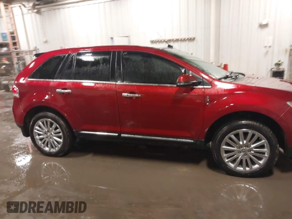 2014 Lincoln MKX z VIN 2LMDJ8JK7EBL00900, wystawiony jako IAAI lot #41714762 z przebiegiem 129 870 mil mil oraz . Historia ofert i sprzedaży dostępna na DreamBid. Obrazek 13.