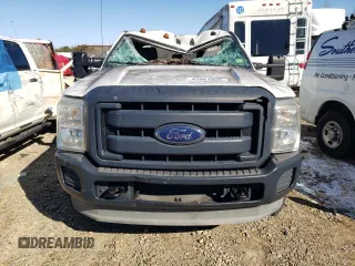 2013 Ford F-350 Platinum with VIN 1FT8W3B61DEB70302, listed as a Copart auction lot 43901805 with 234,306 mi miles and Salvage title. Bid and sale history available at DreamBid. Image 5.
