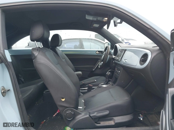 2012 Volkswagen Beetle 2.5L PZEV with VIN 3VWJP7AT0CM624851, listed as a IAAI auction lot 41364230 with 1 mi miles. Bid and sale history available at carsss.com. Image 5.