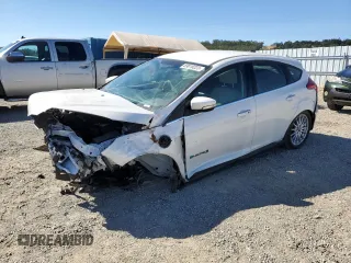 2016 Ford Focus Electric z VIN 1FADP3R46GL306266, wystawiony jako Copart lot #69018223 z przebiegiem 45 544 mil mil oraz . Historia ofert i sprzedaży dostępna na DreamBid. Obrazek 1.