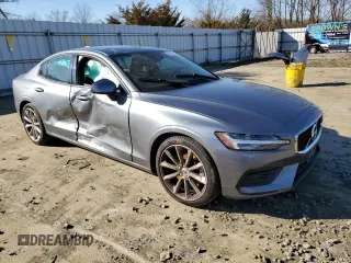 2019 Volvo S60 Momentum with VIN 7JRA22TK8KG015087, listed as a Copart auction lot 40616913 with 25,728 mi miles. Bid and sale history available at carsss.com. Image 4.