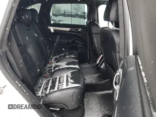 2015 Porsche Cayenne Turbo z VIN WP1AC2A28FLA80645, wystawiony jako Copart lot #45546165 z przebiegiem 105 952 mil mil oraz Szkoda całkowita • Salvage title. Historia ofert i sprzedaży dostępna na DreamBid. Obrazek 11.