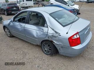 2006 Kia Spectra EX z VIN KNAFE121465362915, wystawiony jako IAAI lot #42367012 z przebiegiem 137 295 mil mil oraz . Historia ofert i sprzedaży dostępna na DreamBid. Obrazek 3.