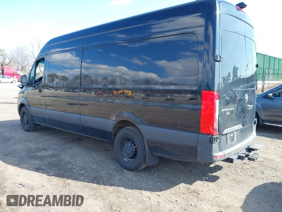2022 Mercedes-Benz Sprinter Cargo with VIN W1Y4ECHYXNT112143, listed as a IAAI auction lot 41844852 with 46,727 mi miles. Bid and sale history available at carsss.com. Image 3.