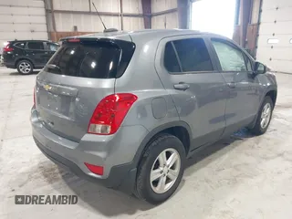 2020 Chevrolet Trax LS z VIN 3GNCJNSB8LL146506, wystawiony jako IAAI lot #41886763 z przebiegiem 21 255 mil mil oraz . Historia ofert i sprzedaży dostępna na DreamBid. Obrazek 4.