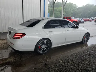 2017 Mercedes-Benz E 300 Luxury with VIN WDDZF4JBXHA108666, listed as a Copart auction lot 60083615 with 84,705 mi miles and Salvage title. Bid and sale history available at DreamBid. Image 3.