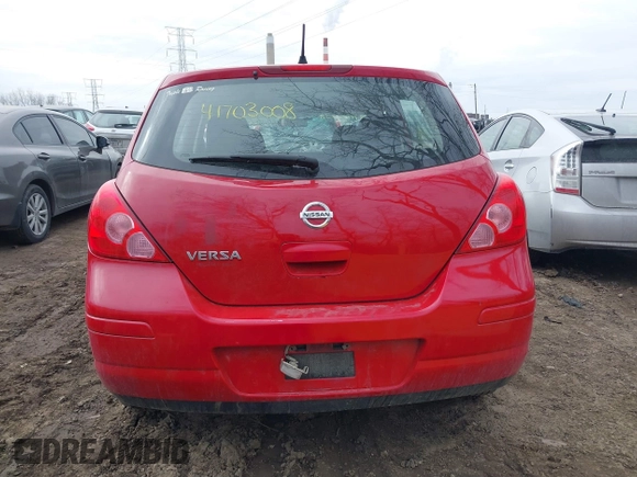 2011 Nissan Versa S z VIN 3N1BC1CP0BL494240, wystawiony jako IAAI lot #41703008 z przebiegiem 182 284 mil mil oraz . Historia ofert i sprzedaży dostępna na DreamBid. Obrazek 17.