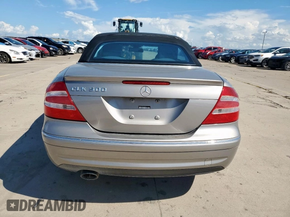 2005 Mercedes-Benz CLK 500 with VIN WDBTK75J75F147923, listed as a Copart auction lot 53743485 with 181,045 mi miles and Clean title. Bid and sale history available at DreamBid. Image 6.