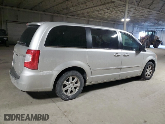 2011 Chrysler Town & Country Touring L with VIN 2A4RR8DG8BR744662, listed as a Copart auction lot 42013515 with 139,393 mi miles and Clean Title. Bid and sale history available at DreamBid. Image 3.