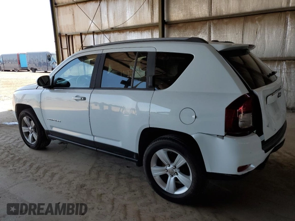 2016 Jeep Compass Latitude z VIN 1C4NJCEAXGD633548, wystawiony jako Copart lot #59866875 z przebiegiem 193 695 mil mil oraz Szkoda całkowita • Salvage title. Historia ofert i sprzedaży dostępna na DreamBid. Obrazek 2.