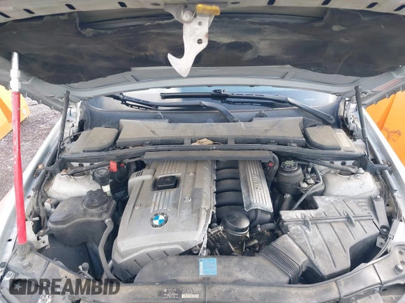2006 BMW 3 Series 325xi with VIN WBAVD13556KV07798, listed as a IAAI auction lot 42130885 with 118,400 mi miles. Bid and sale history available at carsss.com. Image 10.