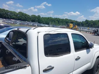 2015 Toyota Tacoma with VIN 3TMLU4EN1FM195626, listed as a IAAI auction lot 42571649 with 135,699 mi miles and . Bid and sale history available at DreamBid. Image 18.