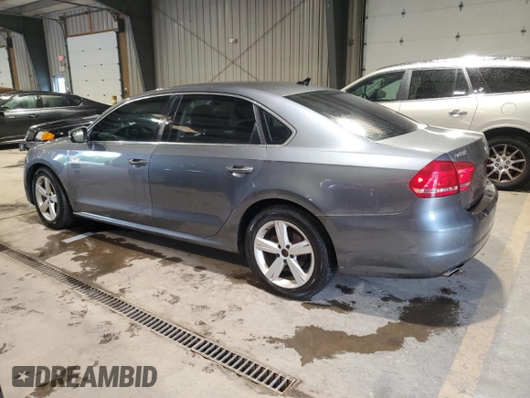 2012 Volkswagen Passat SE z VIN 1VWBP7A39CC080551, wystawiony jako Copart lot #57606895 z przebiegiem 154 965 mil mil oraz Czysty tytuł • Clean title. Historia ofert i sprzedaży dostępna na DreamBid. Obrazek 2.