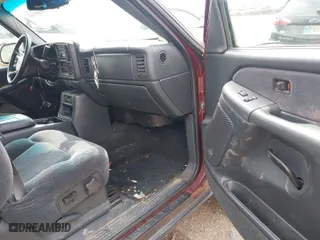 2002 Chevrolet Silverado 1500 LS with VIN 1GCEK19T32E191759, listed as a IAAI auction lot 41880468 with 247,877 mi miles. Bid and sale history available at carsss.com. Image 5.