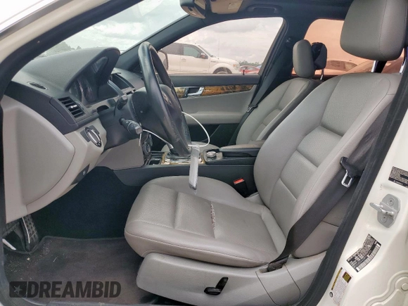 2008 Mercedes-Benz C 350 Sport with VIN WDDGF56X28F054493, listed as a Copart auction lot 65301855 with 175,085 mi miles and Clean title. Bid and sale history available at DreamBid. Image 7.
