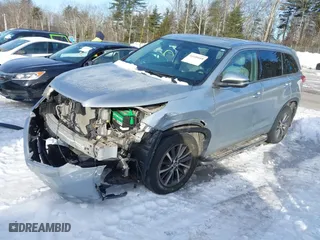 2018 Toyota Highlander SE with VIN 5TDJZRFH4JS544088, listed as a IAAI auction lot 41600688 with 44,187 mi miles. Bid and sale history available at carsss.com. Image 18.