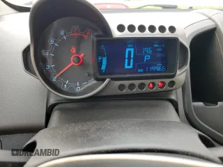 2012 Chevrolet Sonic LS z VIN 1G1JA5SH6C4164795, wystawiony jako Copart lot #55952365 z przebiegiem 119 966 mil mil oraz Szkoda całkowita • Salvage title. Historia ofert i sprzedaży dostępna na DreamBid. Obrazek 9.