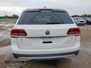 2018 Volkswagen Atlas SE with VIN 1V2DR2CA8JC551668, listed as a Copart auction lot 60636155 with 125,931 mi miles and Salvage title. Bid and sale history available at DreamBid. Image 6.