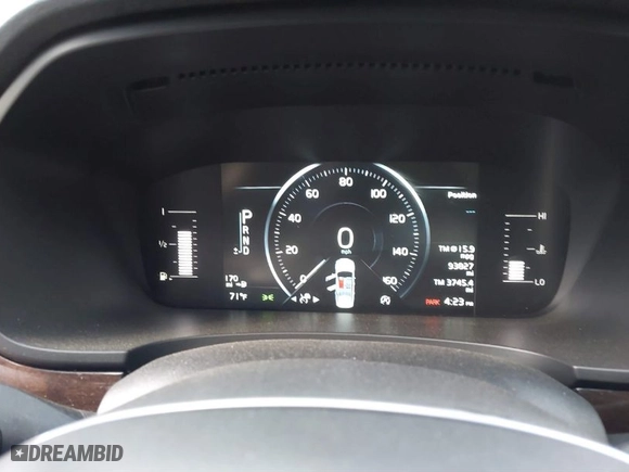 2018 Volvo S90 Momentum with VIN LVY982AK8JP005735, listed as a IAAI auction lot 41703970 with 98,080 mi miles. Bid and sale history available at carsss.com. Image 7.
