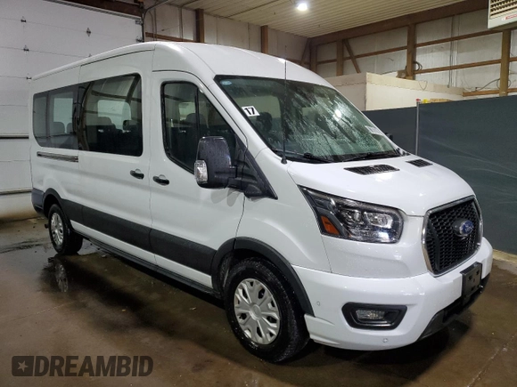 2023 Ford Transit Passenger XL with VIN 1FBAX2C86PKB28288, listed as a Copart auction lot 77303204 with 31,380 mi miles and Clean Title. Bid and sale history available at carsss.com. Image 4.