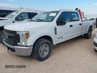 2018 Ford F-350 XL z VIN 1FT7W3AT6JEC70670, wystawiony jako IAAI lot #42365675 z przebiegiem 208 795 mil mil oraz . Historia ofert i sprzedaży dostępna na DreamBid. Obrazek 17.