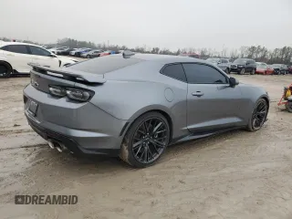 2021 Chevrolet Camaro ZL1 with VIN 1G1FJ1R61M0140058, listed as a Copart auction lot 43051595 with 29,896 mi miles and Clean Title. Bid and sale history available at carsss.com. Image 3.