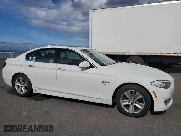 2012 BMW 5 Series 528i xDrive with VIN WBAXH5C54CDW04236, listed as a Copart auction lot 62164515 with 95,925 mi miles and Clean title. Bid and sale history available at DreamBid. Image 4.