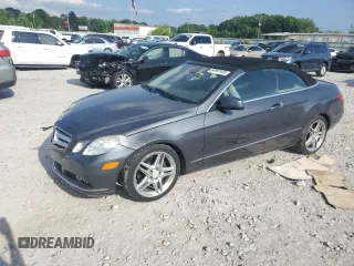 2011 Mercedes-Benz E 350 с VIN WDDKK5GF6BF101351, выставлен на аукционе Copart как лот 54901445 с пробегом 132 677 миль миль и Списание • Salvage title. История ставок и продаж доступна на DreamBid. Изображение 1.