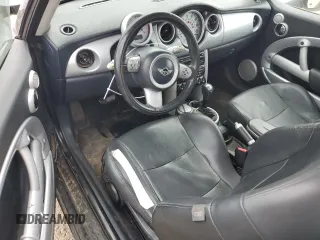 2005 MINI Hardtop with VIN WMWRC335X5TJ70165, listed as a Copart auction lot 53918445 with 145,572 mi miles and Salvage title. Bid and sale history available at DreamBid. Image 8.